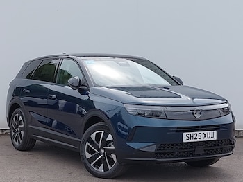 2025 - 1.2 Hybrid [136] Ultimate 5dr e-DCT6 [Fixed Roof]