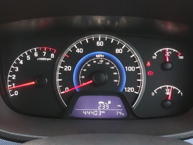 Used Hyundai i10 2016 for sale - 76548987: Photo 19