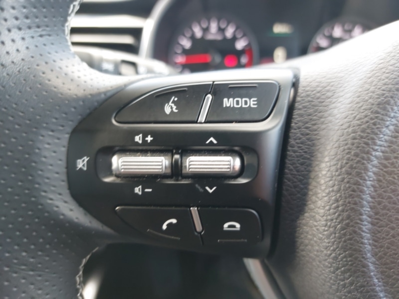 Used Kia Stonic 2023 for sale - 77837838: Photo 14