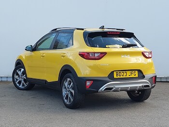 Used Kia Stonic 2023 for sale - 77837838: Photo