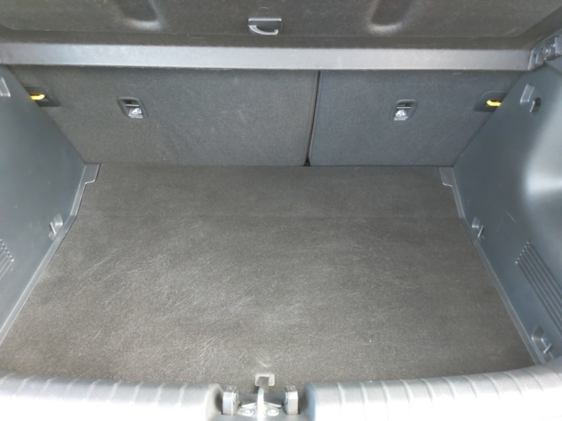 Used Kia Stonic 2023 for sale - 77837838: Photo 8