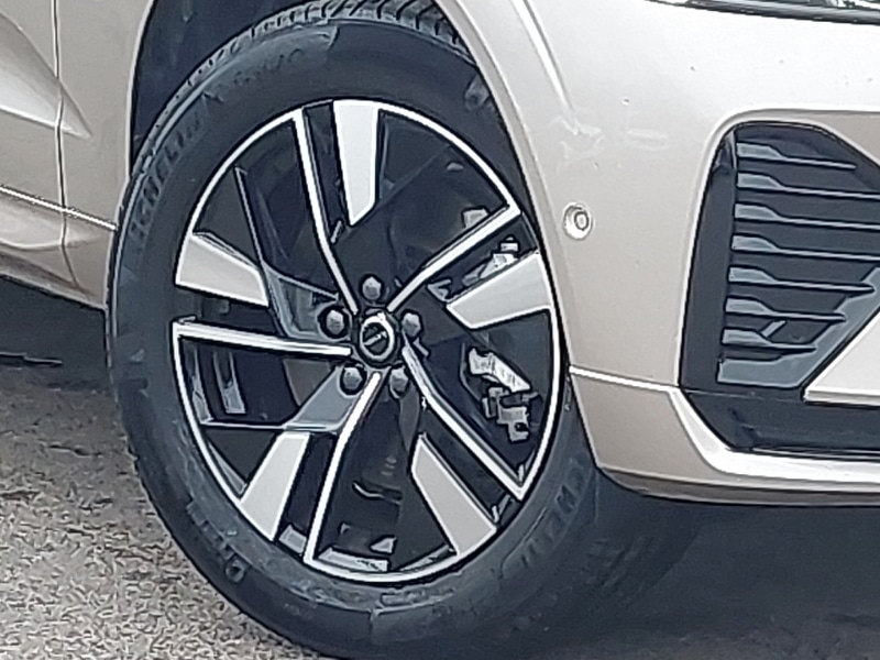 Used Volvo XC60 2025 for sale - 77815638: Photo 9