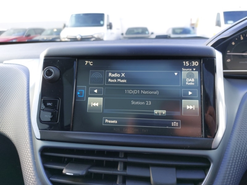 Used Peugeot 208 2015 for sale - 77881856: Photo 18