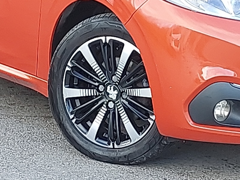 Used Peugeot 208 2015 for sale - 77881856: Photo 9