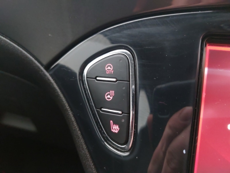 Used Vauxhall Corsa 2015 for sale - 77682515: Photo 18