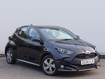 Used Toyota Yaris 2024 for sale - 76397524: Photo