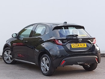 Used Toyota Yaris 2024 for sale - 76397524: Photo