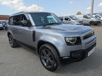Used Land Rover Defender 110 2023 for sale - 78710330: Photo