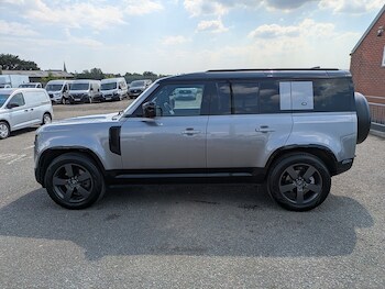 Used Land Rover Defender 110 2023 for sale - 78710330: Photo