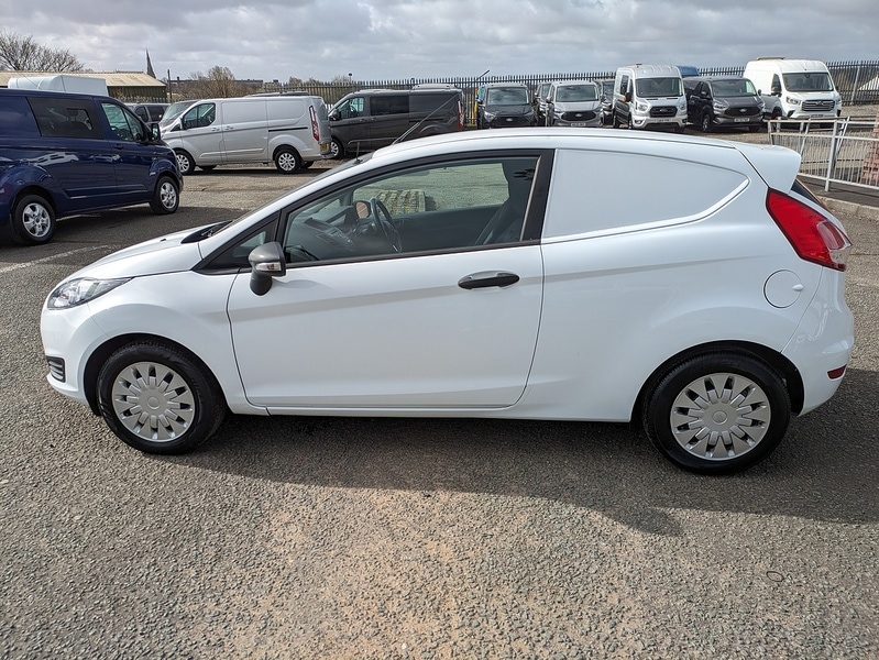 Used Ford Fiesta 2015 for sale - 78065130: Photo 4