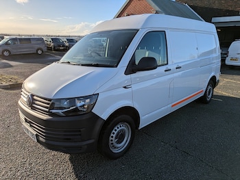 Used Volkswagen Transporter 2018 for sale - 77937437: Photo