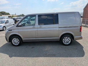 Used Volkswagen Transporter 2022 for sale - 78710285: Photo