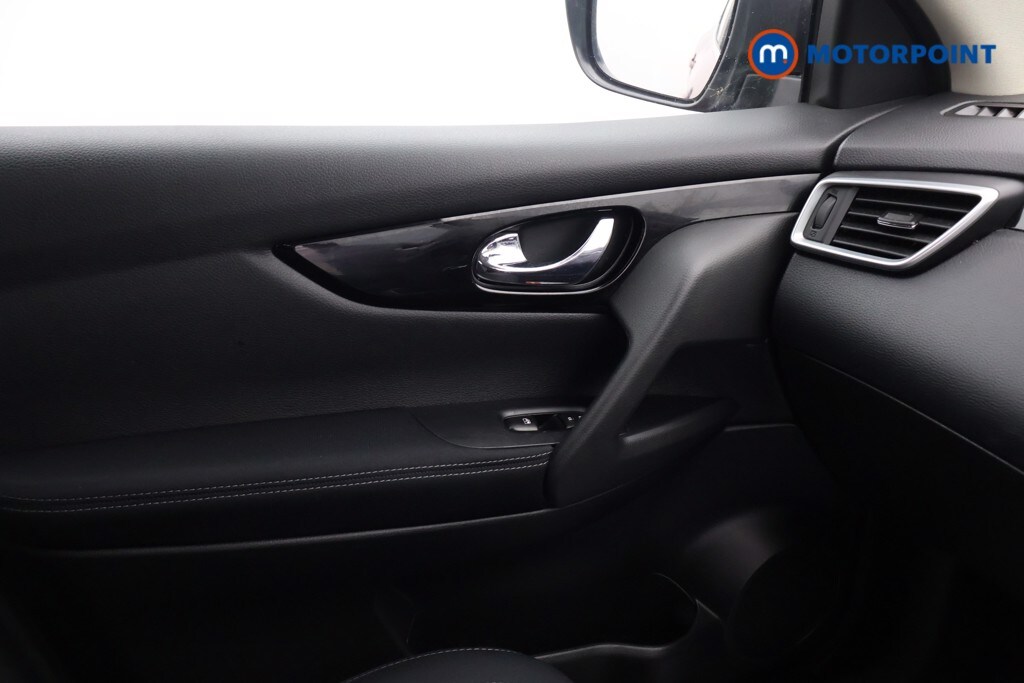 Used Nissan Qashqai 2017 for sale - 77500524: Photo 20