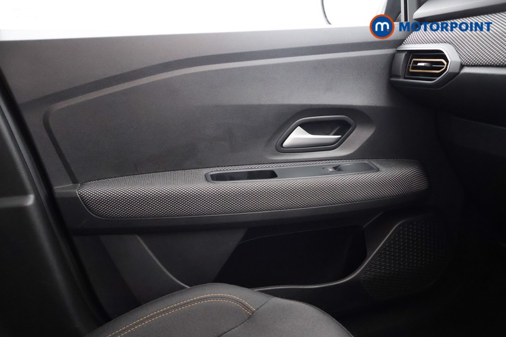 Used Dacia Sandero Stepway 2023 for sale - 76685109: Photo 16