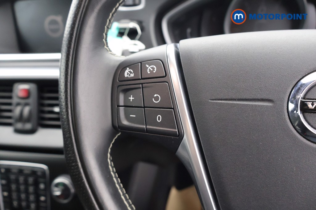 Used Volvo V40 2019 for sale - 77128392: Photo 10