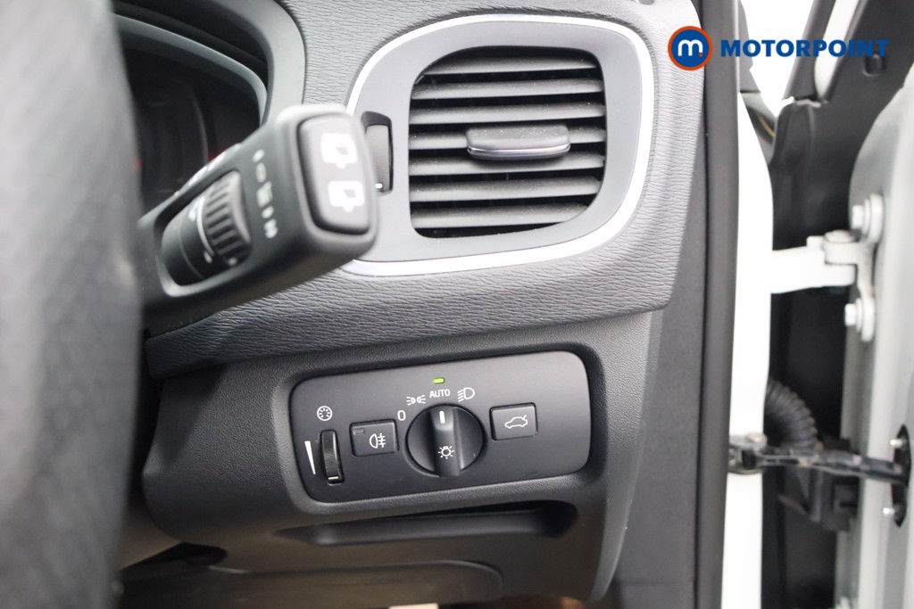 Used Volvo V40 2019 for sale - 77128392: Photo 15