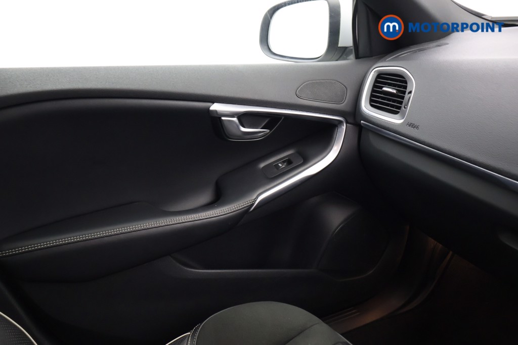 Used Volvo V40 2019 for sale - 77128392: Photo 19