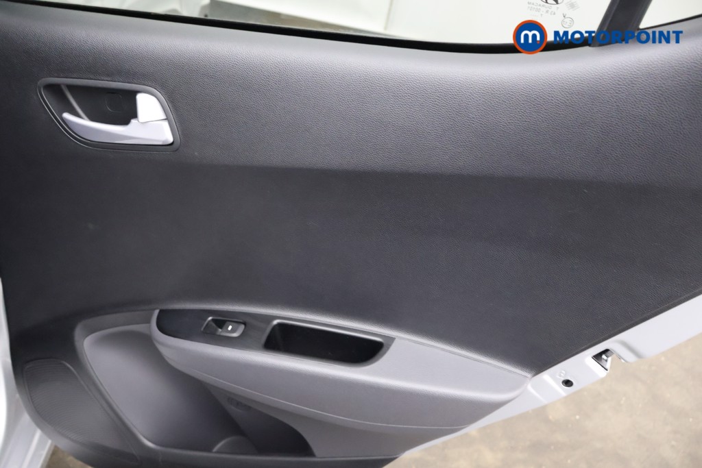 Used Hyundai i10 2017 for sale - 77161193: Photo 25