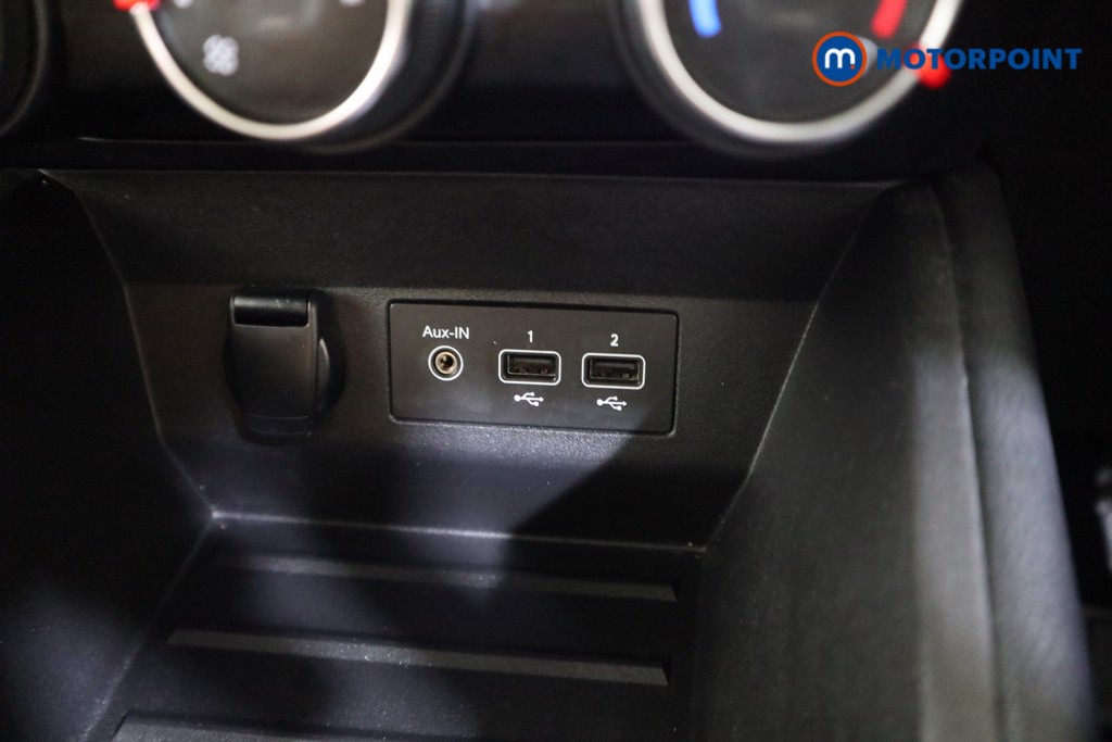 Used Renault Clio 2019 for sale - 76653677: Photo 16