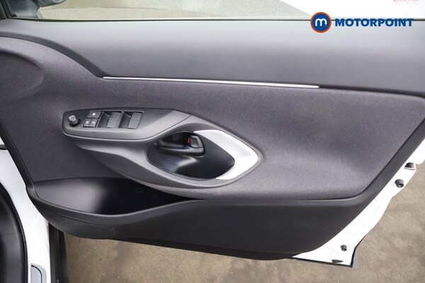 Used Toyota Yaris Cross 2023 for sale - 76196827: Photo 17