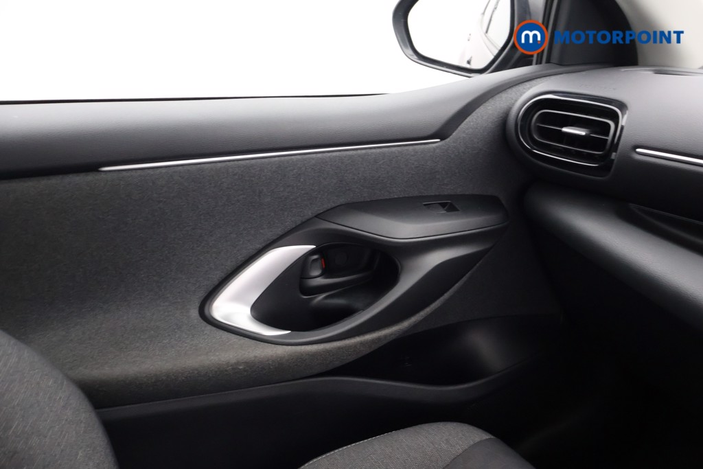 Used Toyota Yaris 2021 for sale - 77026116: Photo 19