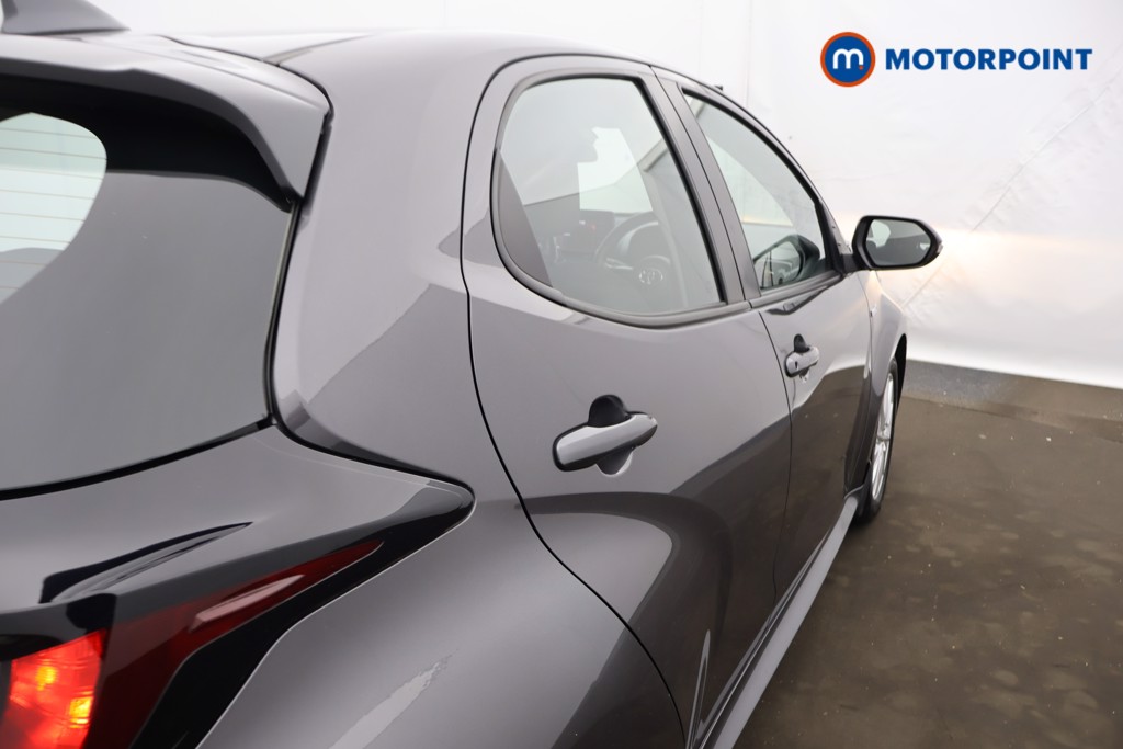 Used Toyota Yaris 2021 for sale - 77026116: Photo 31