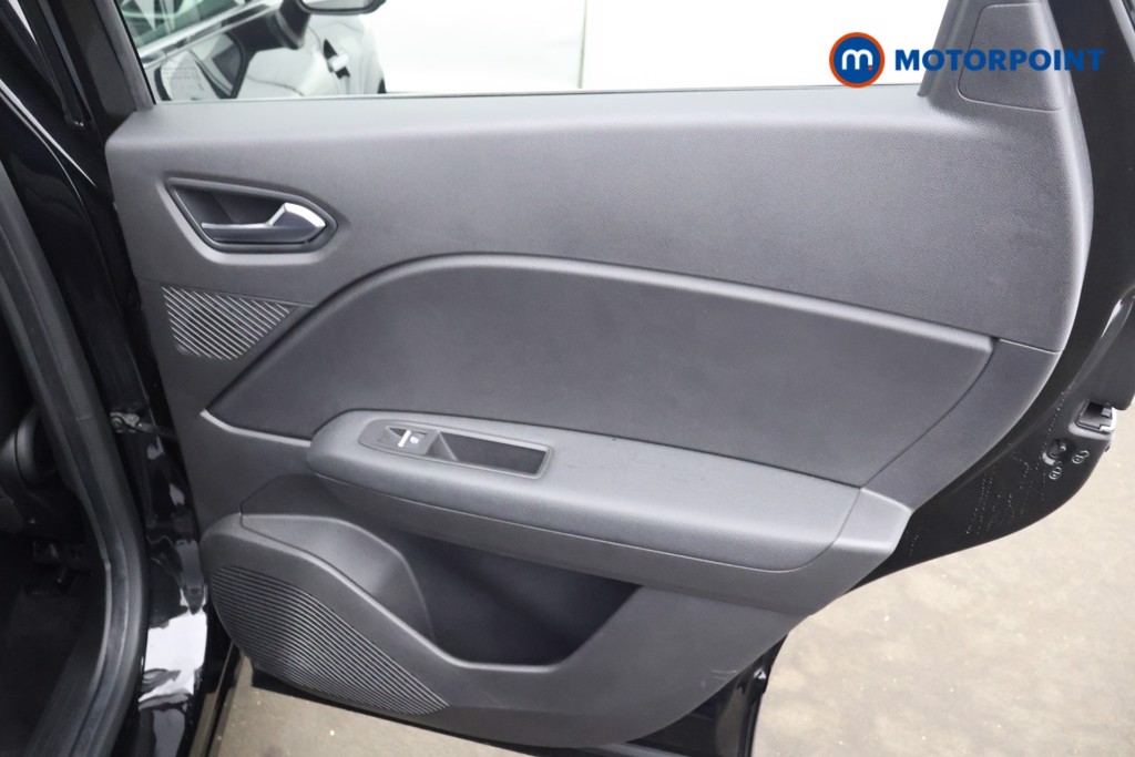 Used Renault Captur 2024 for sale - 76367217: Photo 26