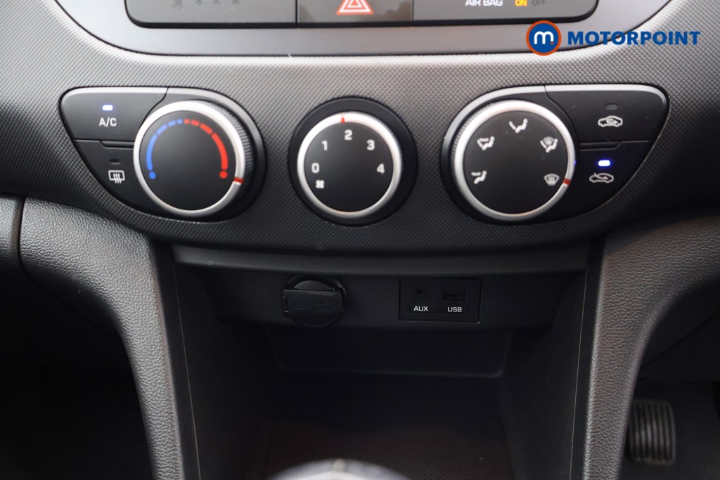 Used Hyundai i10 2018 for sale - 76650732: Photo 14