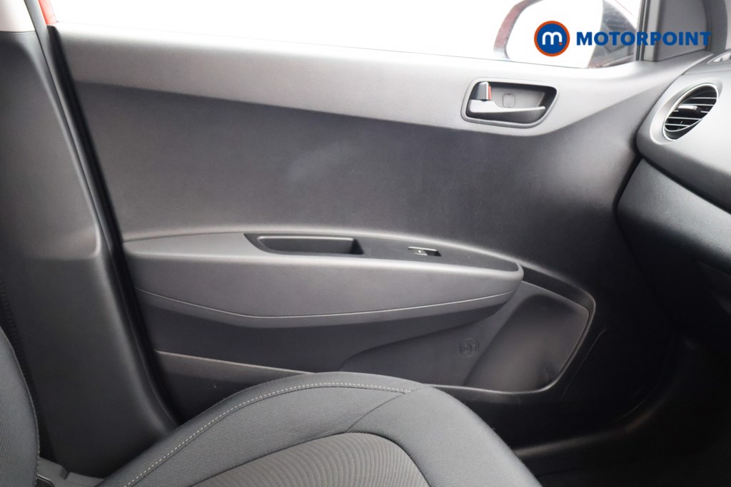 Used Hyundai i10 2018 for sale - 76650732: Photo 17