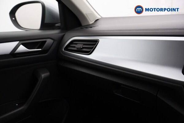 Used Volkswagen T-Roc 2023 for sale - 76056368: Photo 16