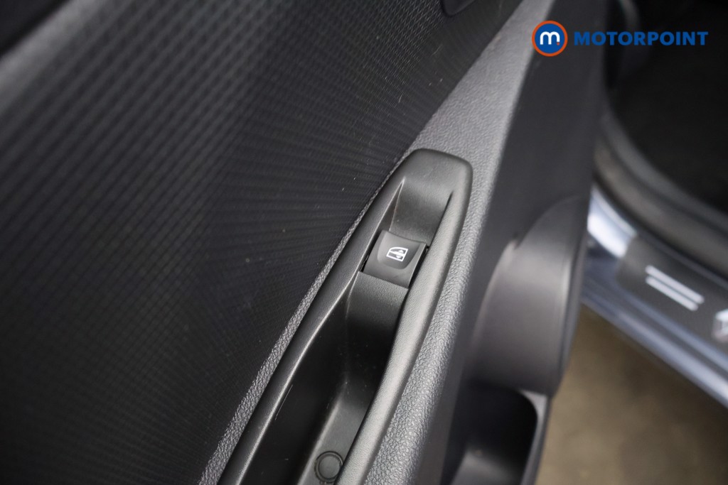 Used Renault Clio 2017 for sale - 77779277: Photo 38