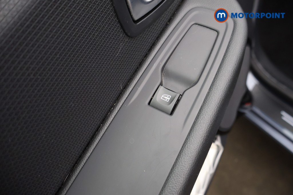 Used Renault Clio 2017 for sale - 77779277: Photo 40