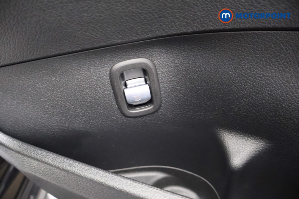 Used Mercedes-Benz C Class 2025 for sale - 78064773: Photo 21