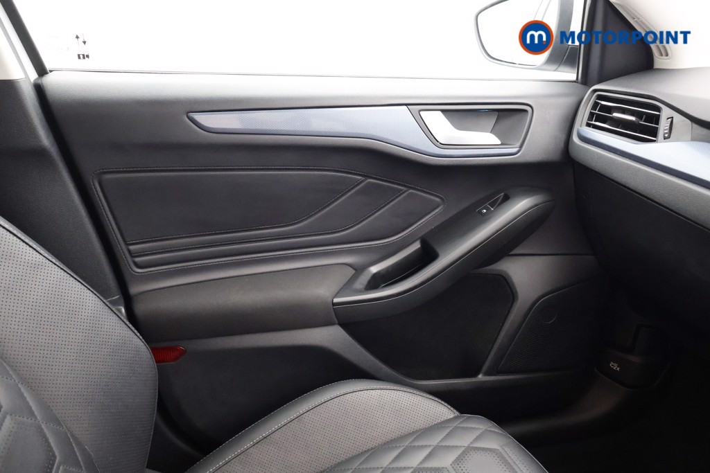 Used Ford Focus 2023 for sale - 76862634: Photo 15