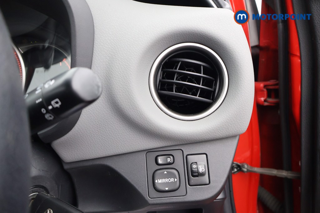 Used Toyota Yaris 2016 for sale - 77354855: Photo 15