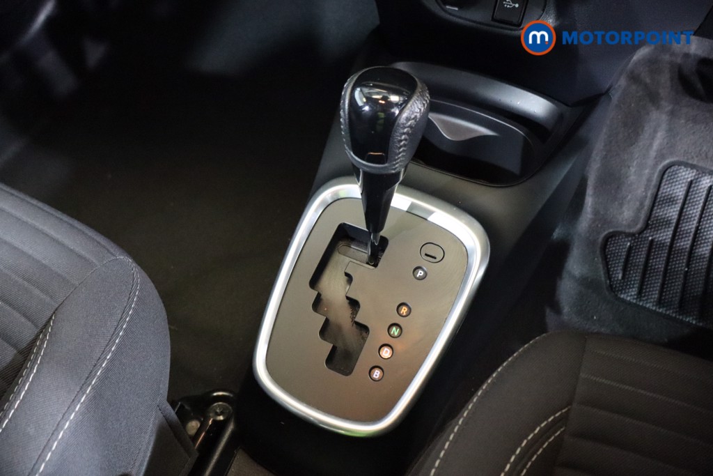 Used Toyota Yaris 2018 for sale - 76379696: Photo 18