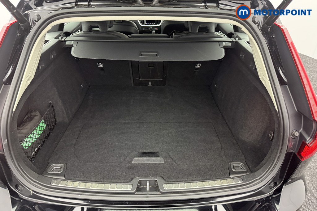 Used Volvo V60 2023 for sale - 76650768: Photo 32