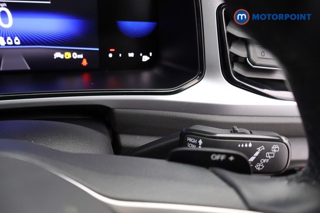 Used Volkswagen T-Roc 2023 for sale - 77932216: Photo 14