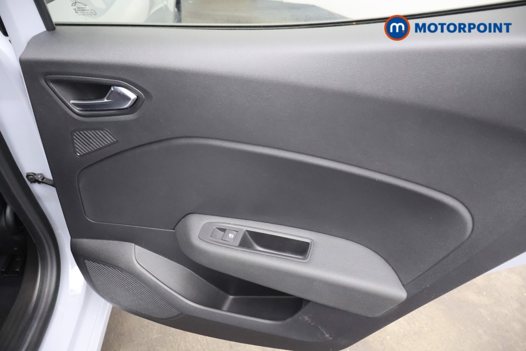 Used Renault Clio 2024 for sale - 76333016: Photo 28