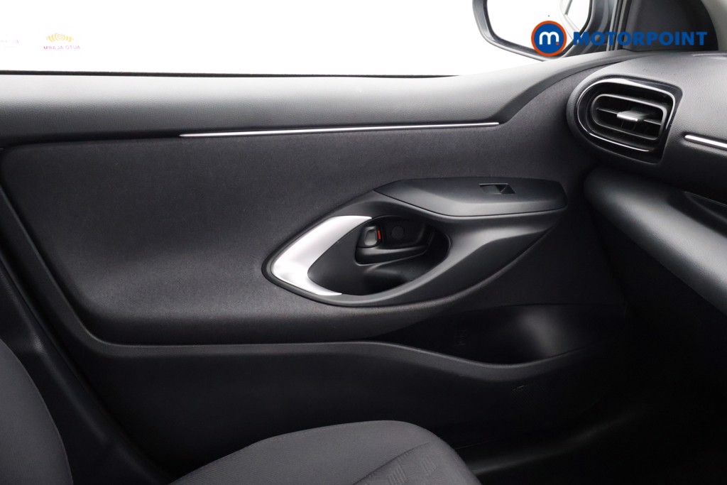 Used Toyota Yaris 2025 for sale - 78028930: Photo 15