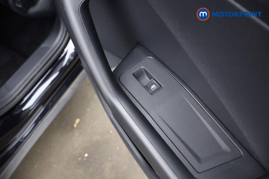 Used Volkswagen T-Roc 2022 for sale - 76767384: Photo 32