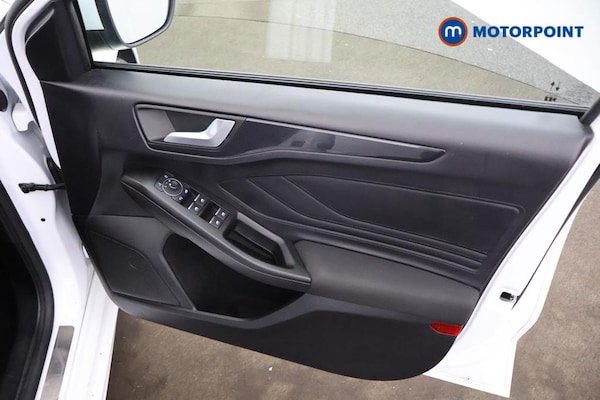 Used Ford Focus 2023 for sale - 76222901: Photo 16