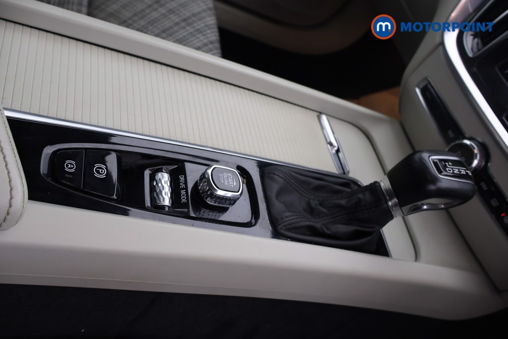 Used Volvo V60 2018 for sale - 76697168: Photo 14