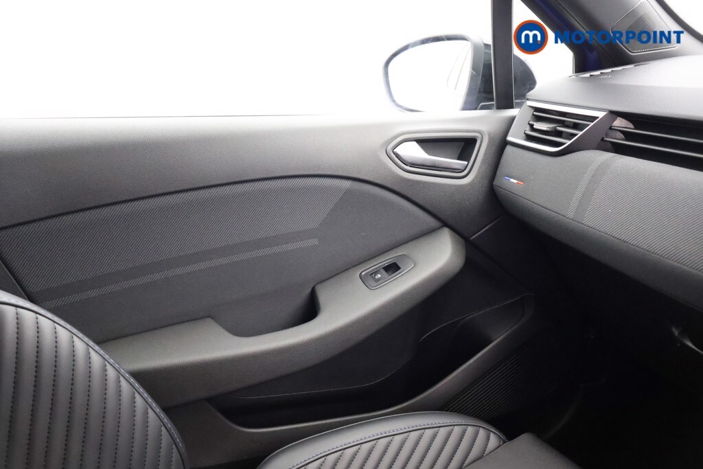 Used Renault Clio 2023 for sale - 76835862: Photo 17