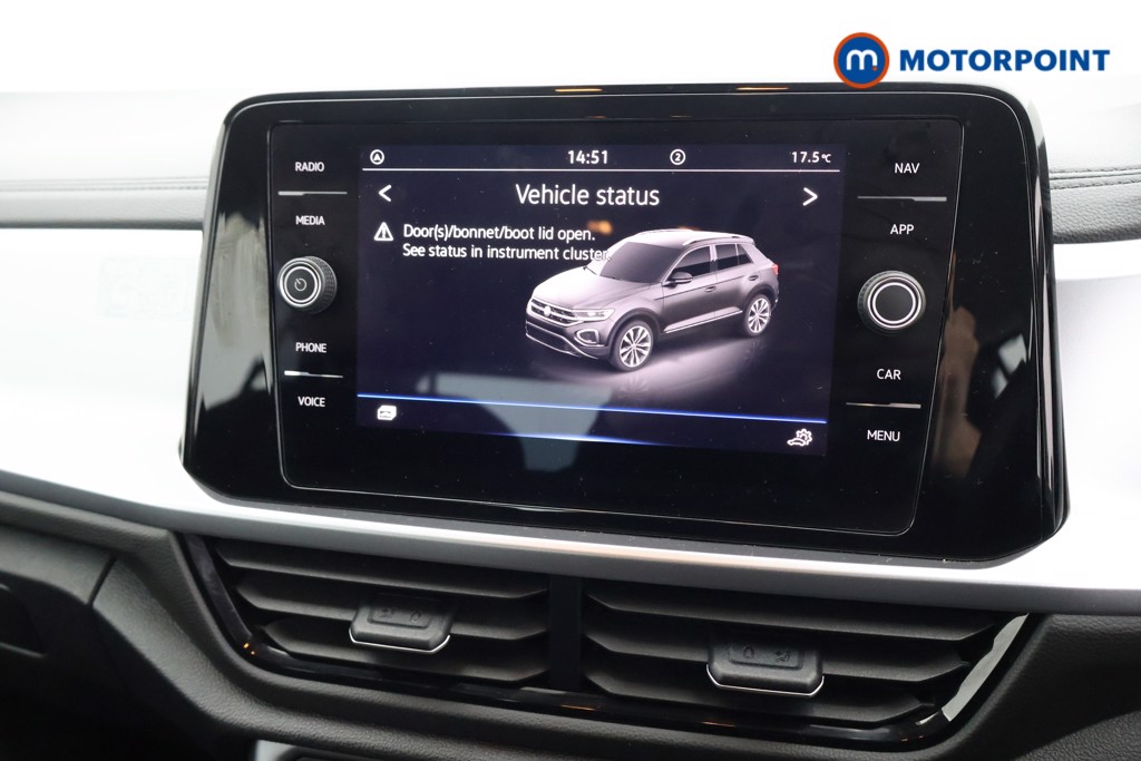 Used Volkswagen T-Roc 2023 for sale - 76545535: Photo 9