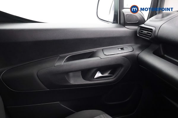 Used Vauxhall Combo Life 2020 for sale - 76255644: Photo 19