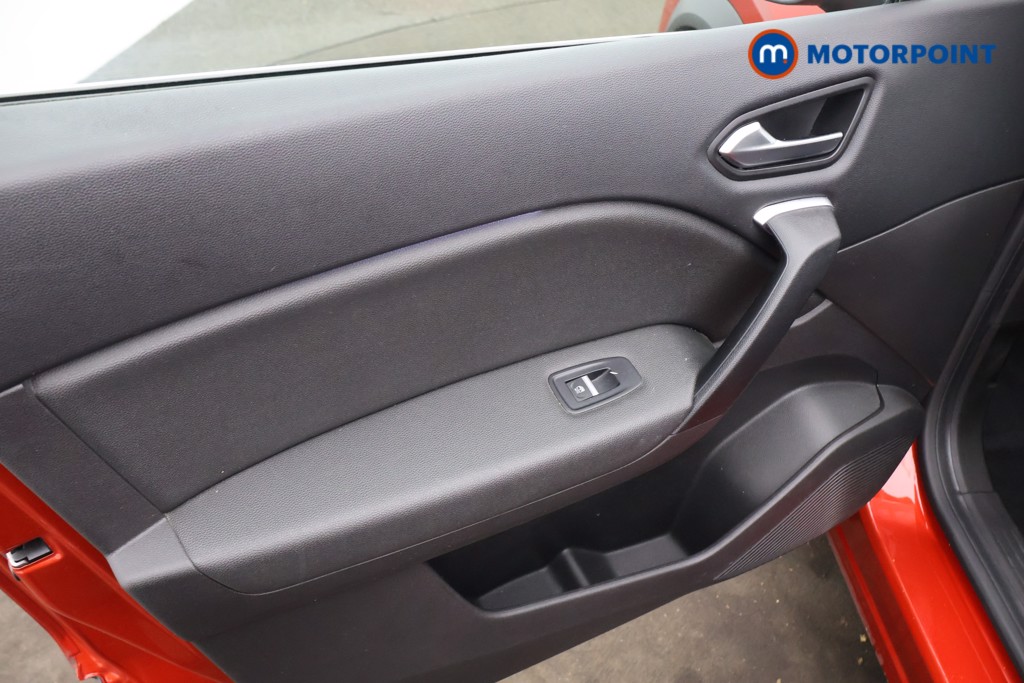 Used Renault Captur 2020 for sale - 76933888: Photo 28