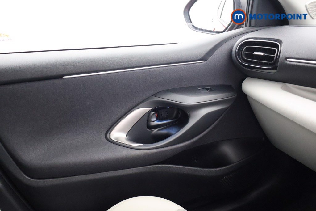 Used Toyota Yaris 2023 for sale - 77407372: Photo 19