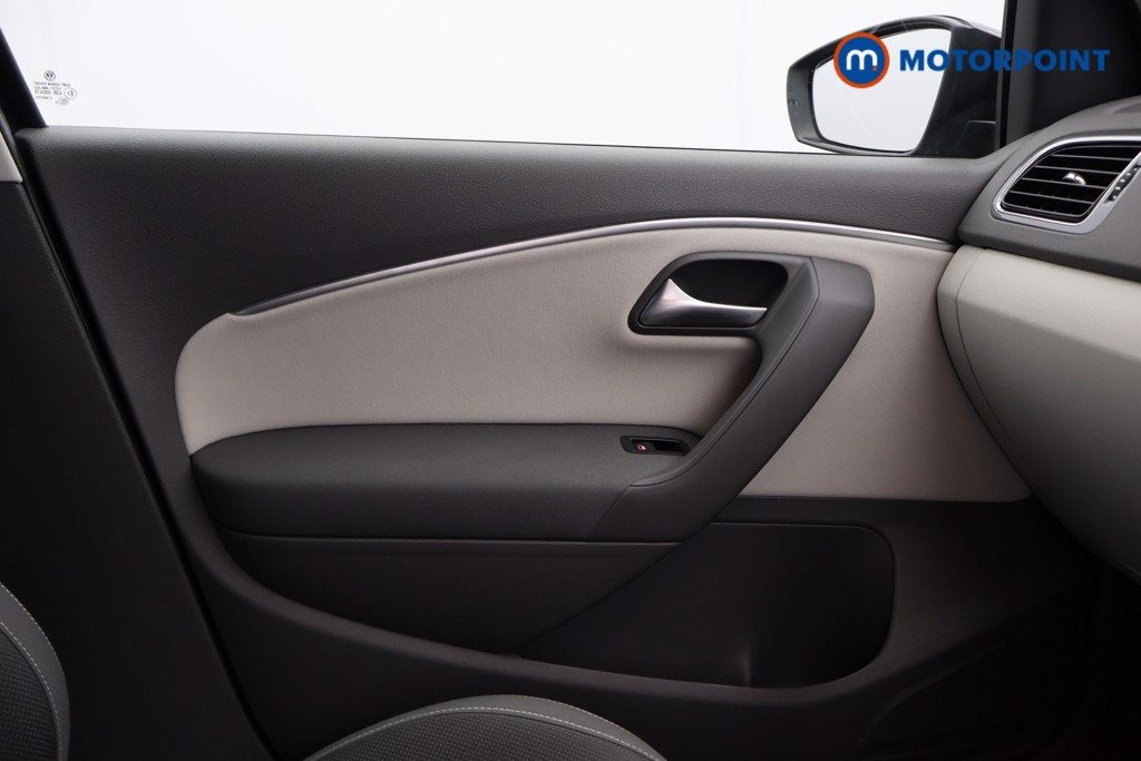 Used Volkswagen Polo 2015 for sale - 77984381: Photo 26