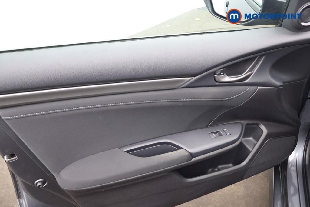 Used Honda Civic 2021 for sale - 76255614: Photo 30